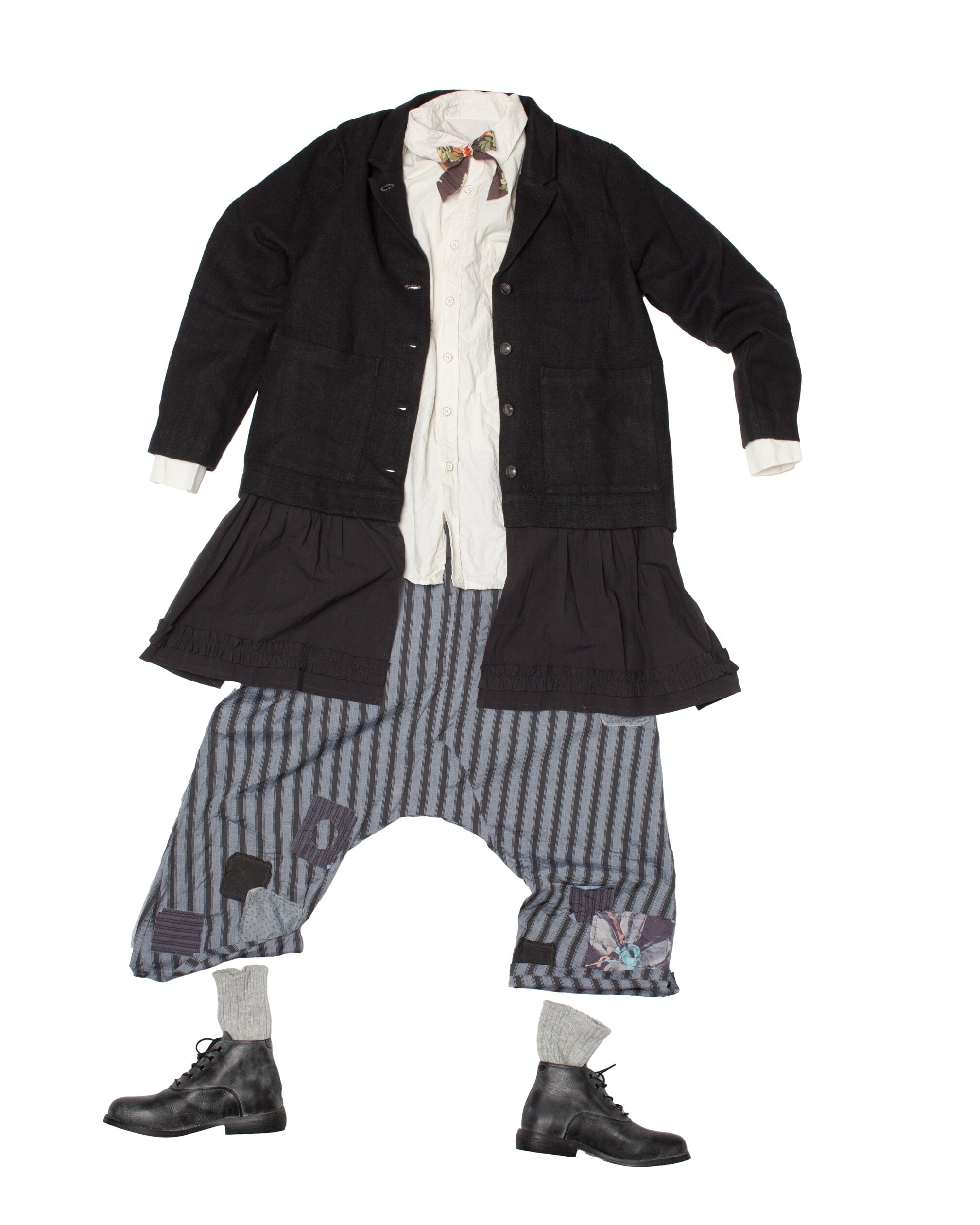 https://www.ewaiwalla.se/pub_docs/files/Ewa-i-Walla-AW24---Tore-shirt-Arta-jacket-Irja-trousers.png