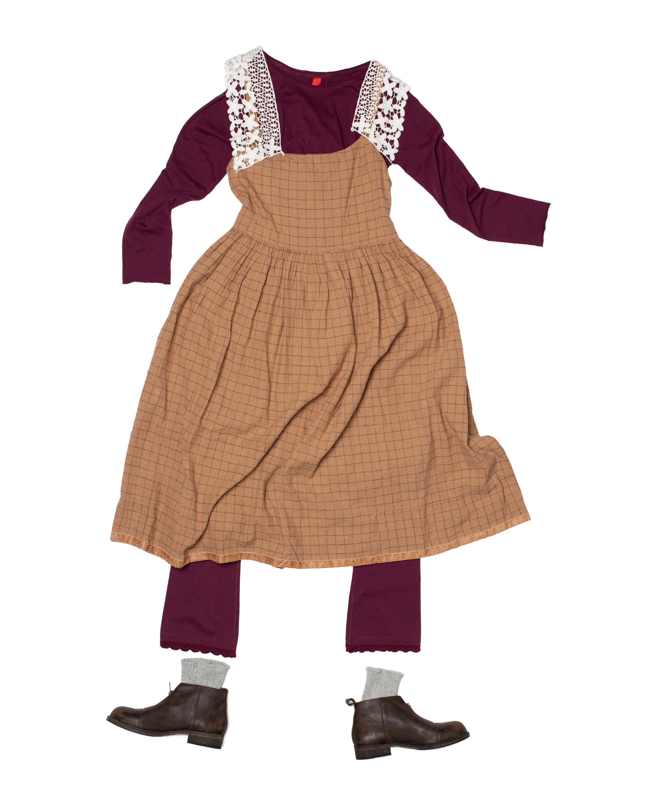 https://www.ewaiwalla.se/pub_docs/files/Ewa-i-Walla-AW25---Charlotte-tee-Gordana-dress-Ellen-leggings-Lace-collar.png