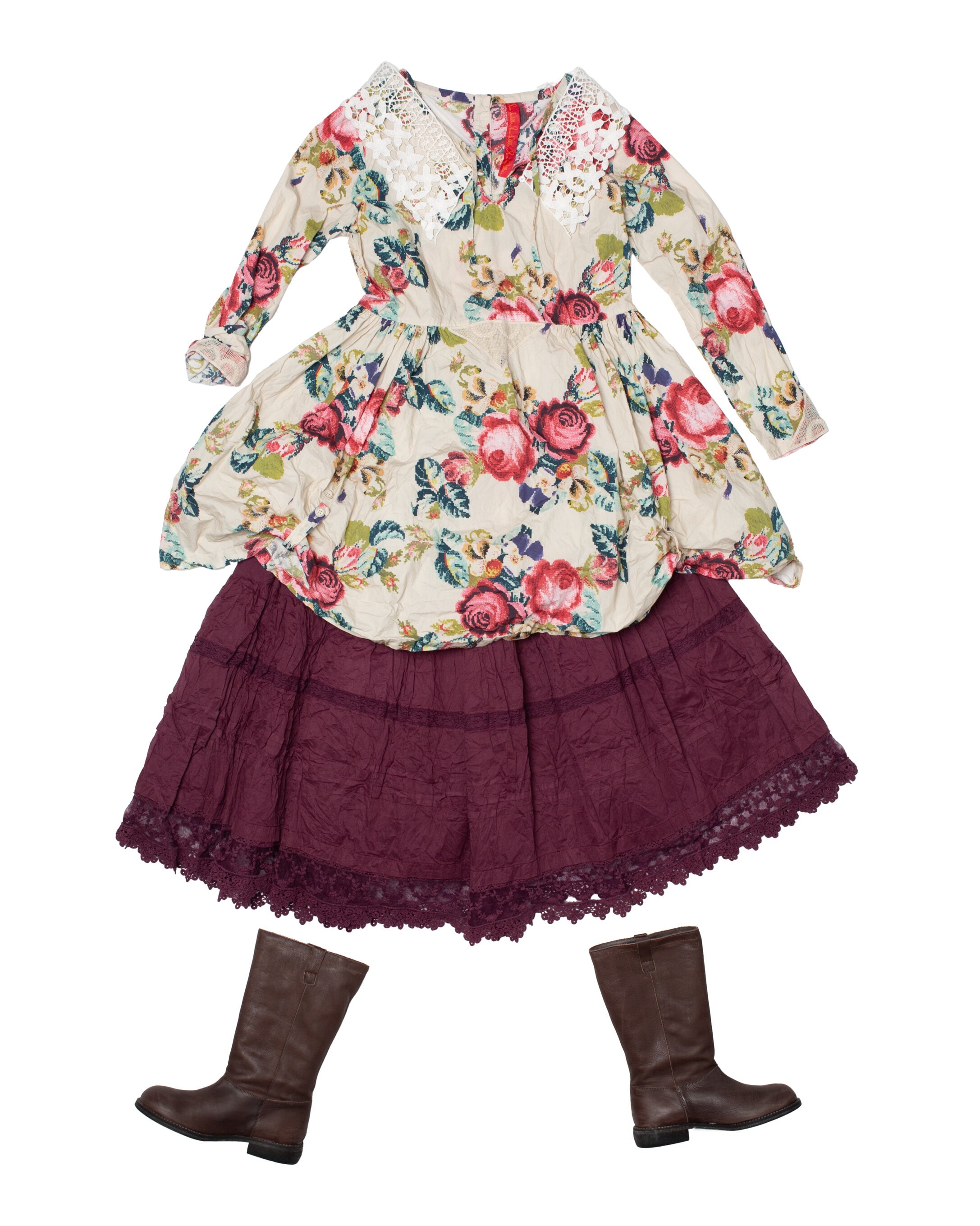 https://www.ewaiwalla.se/pub_docs/files/Ewa-i-Walla-AW25---Isadora-tunic-Haldis-skrit-Lace-collar.png