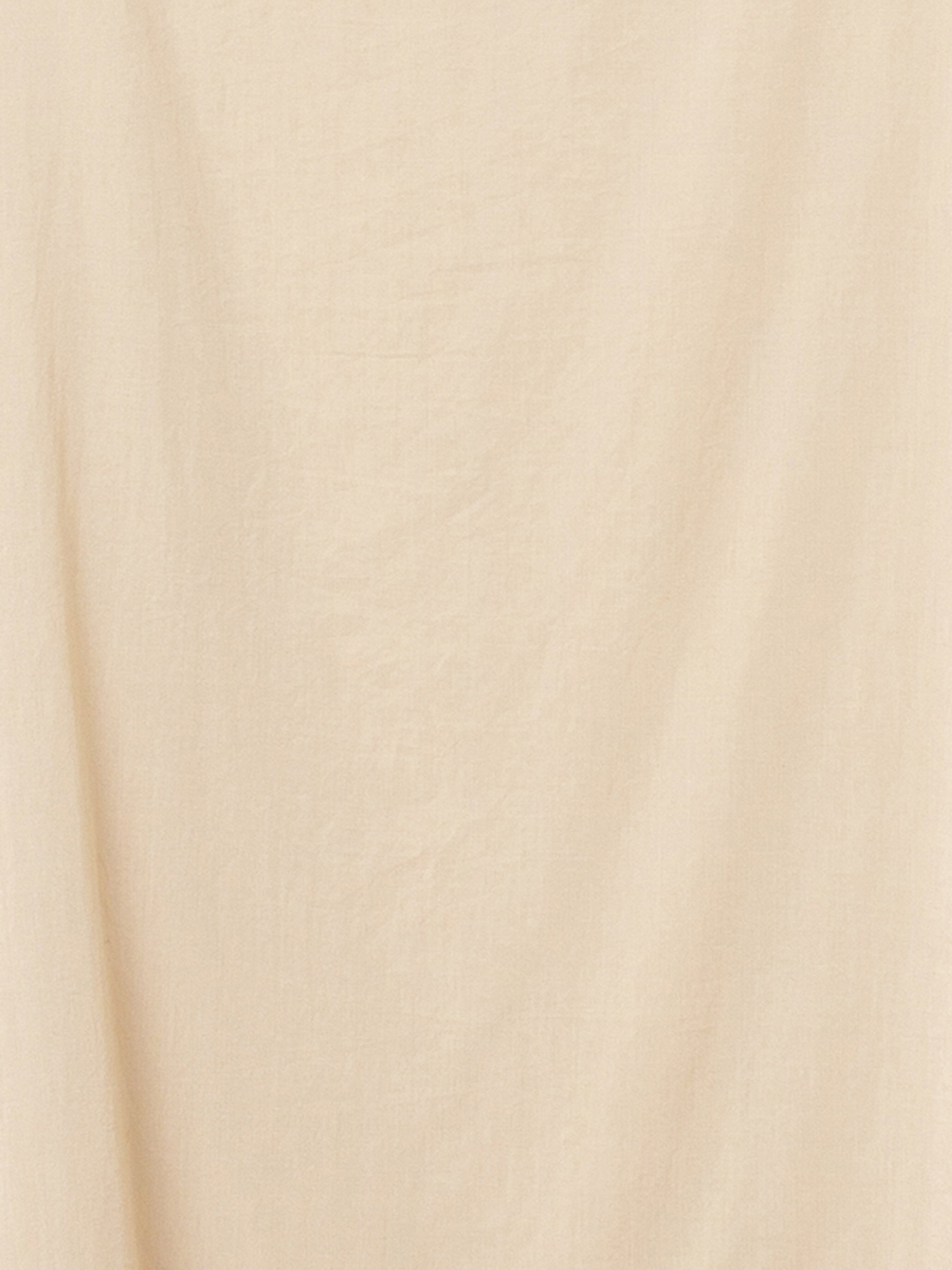 Nora AW22